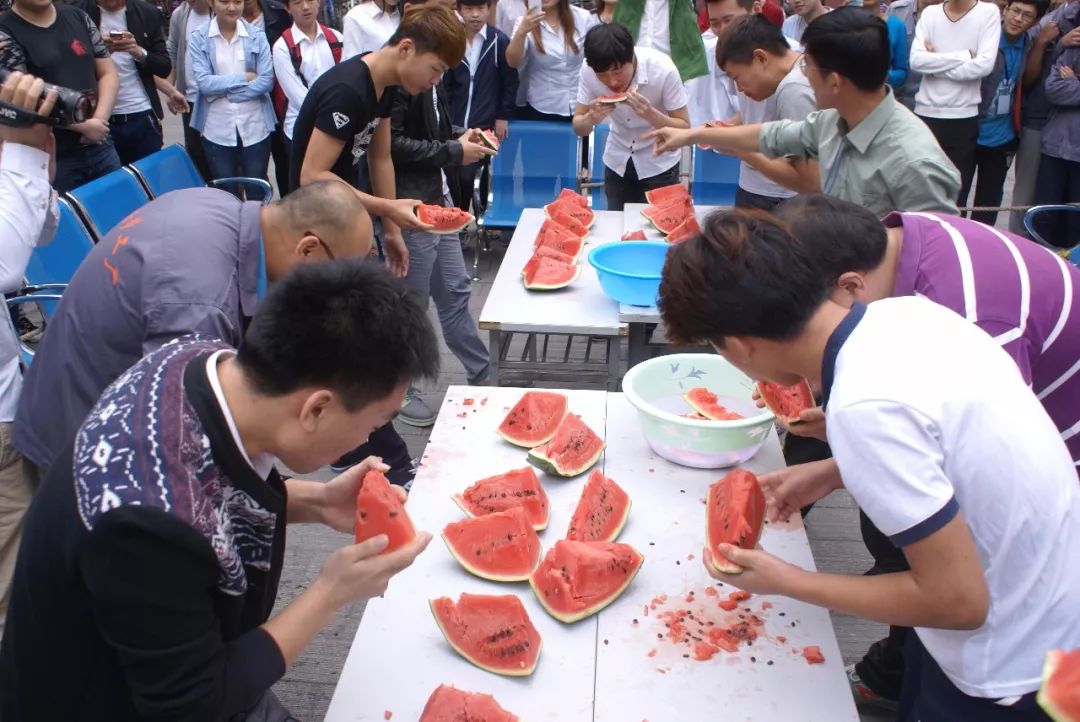 吃瓜视频最全观看，带你轻松了解娱乐圈的精彩瞬间！